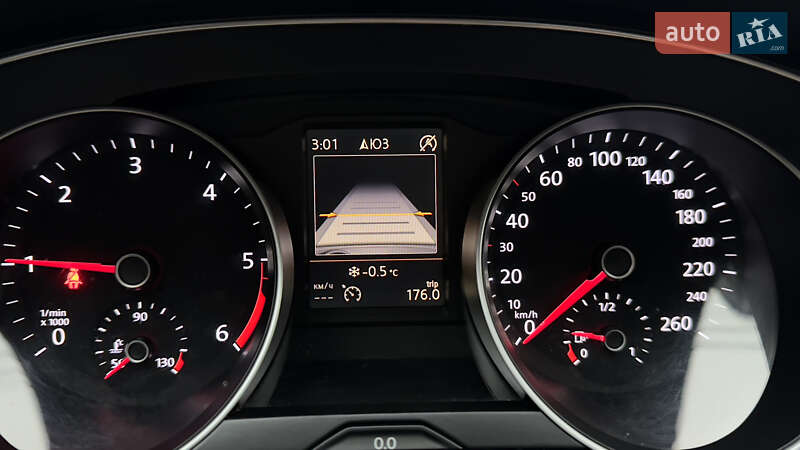 Седан Volkswagen Passat 2015 в Сваляве