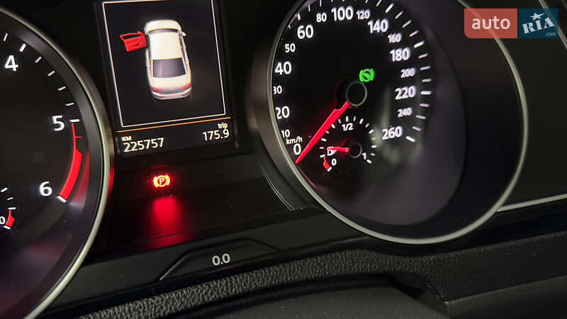 Седан Volkswagen Passat 2015 в Сваляве