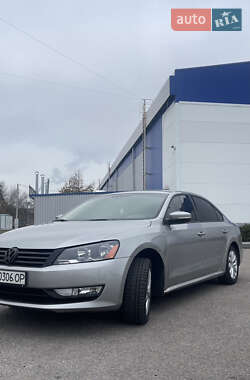 Седан Volkswagen Passat 2013 в Днепре