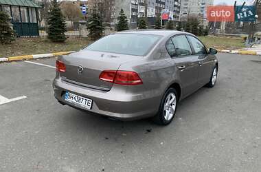 Седан Volkswagen Passat 2011 в 