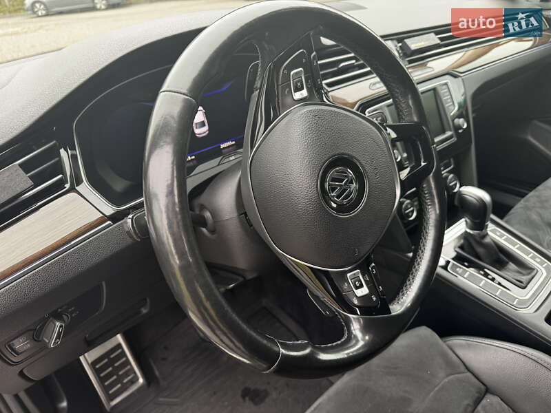 Седан Volkswagen Passat 2017 в Львове фото 24 Седан Volkswagen Passat 2017 в Львове