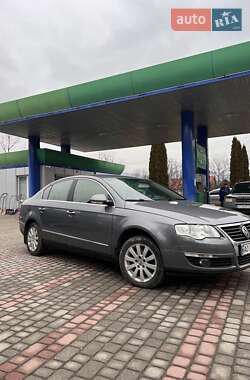 Седан Volkswagen Passat 2008 в Тячеві