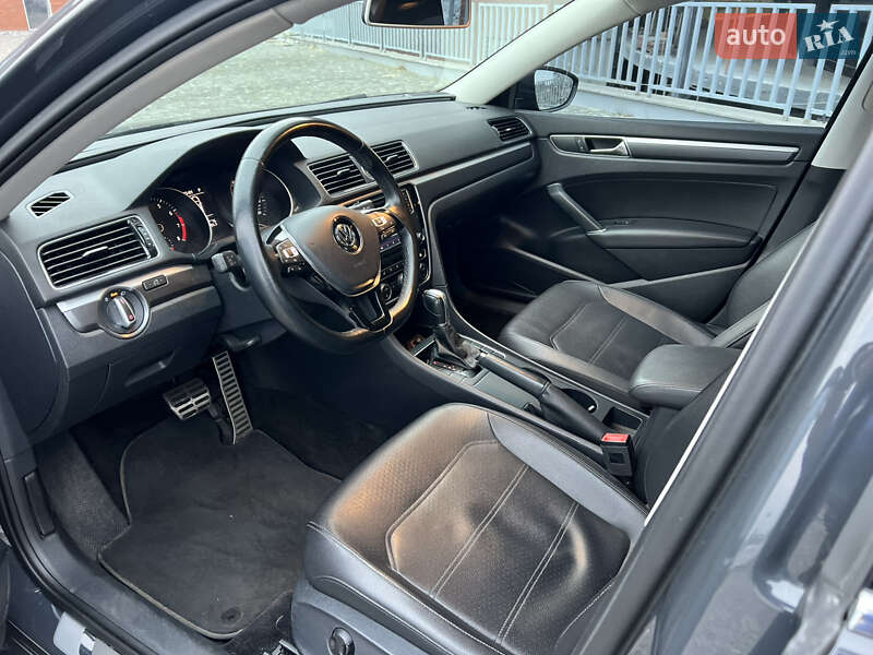 Седан Volkswagen Passat 2016 в Дніпрі
