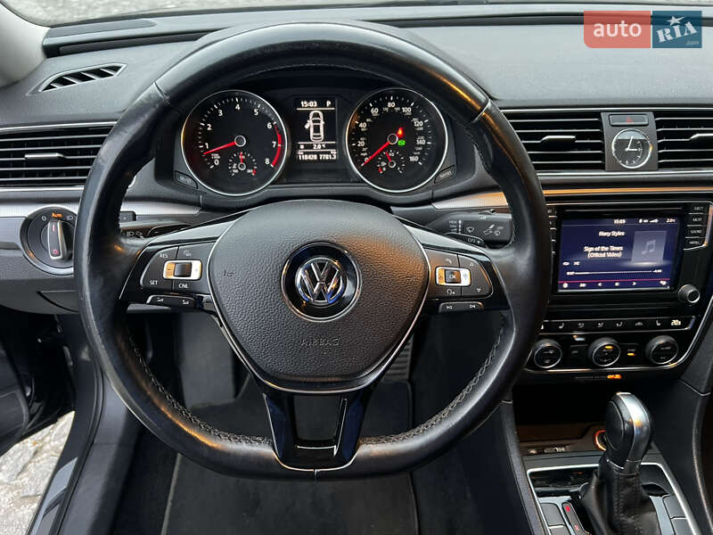 Седан Volkswagen Passat 2016 в Дніпрі