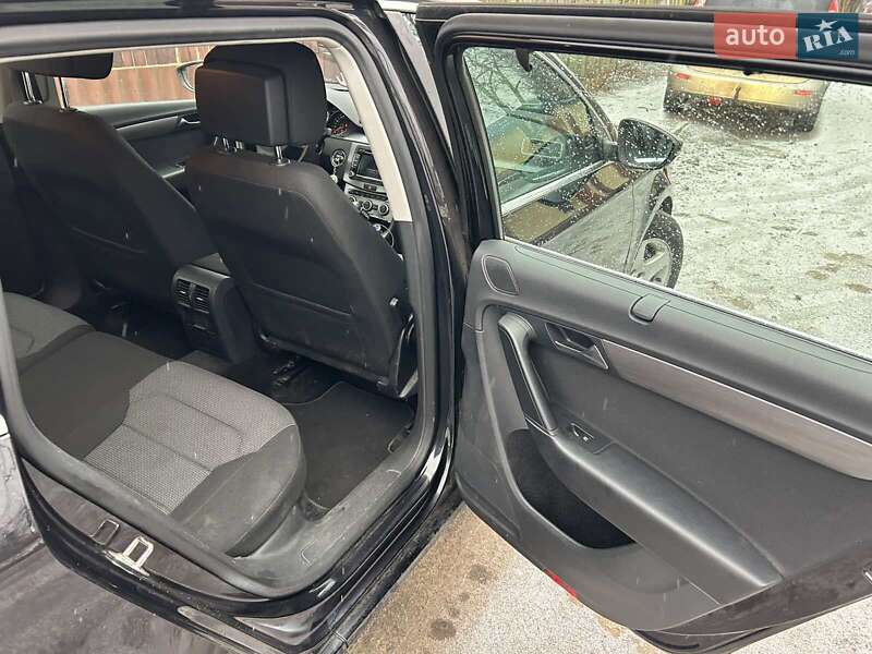 Універсал Volkswagen Passat 2013 в Гостомелі