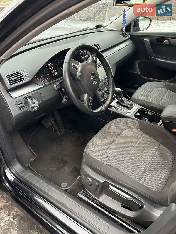 Універсал Volkswagen Passat 2013 в Гостомелі