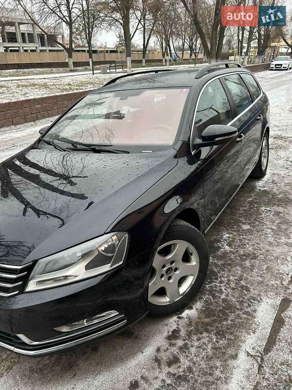 Універсал Volkswagen Passat 2013 в Гостомелі