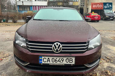 Седан Volkswagen Passat 2012 в Києві