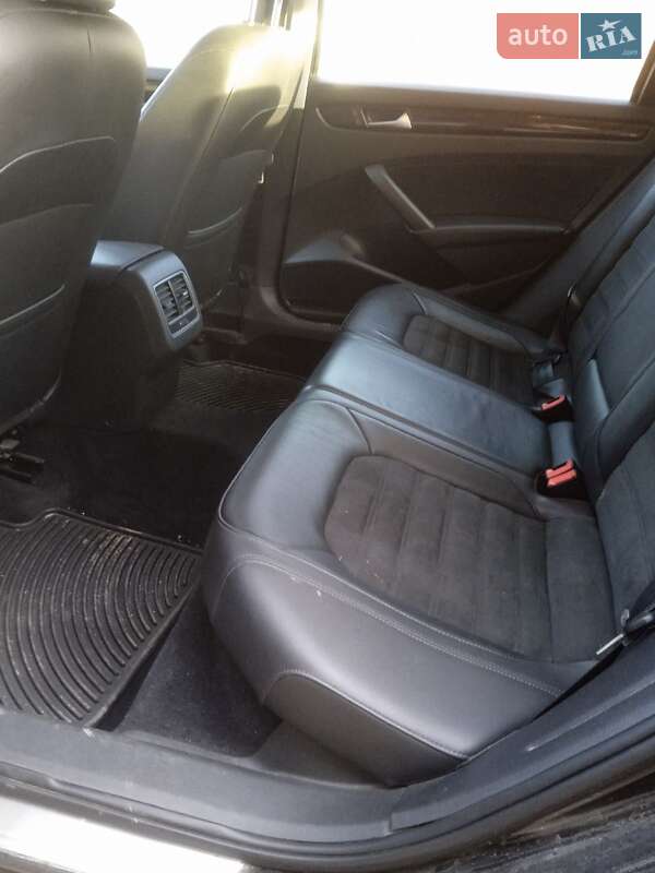 Седан Volkswagen Passat 2014 в Стрые