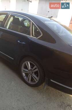 Седан Volkswagen Passat 2014 в Стрию