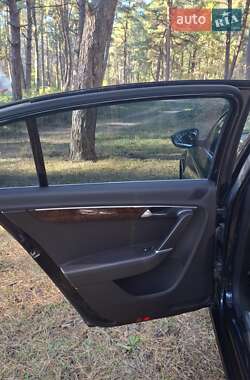 Седан Volkswagen Passat 2012 в 