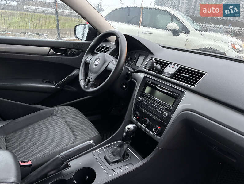 Седан Volkswagen Passat 2012 в Киеве