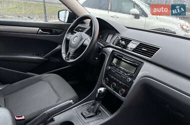 Седан Volkswagen Passat 2012 в 