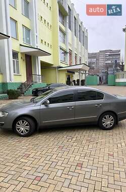 Седан Volkswagen Passat 2008 в Дніпрі