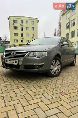 Седан Volkswagen Passat 2008 в Дніпрі