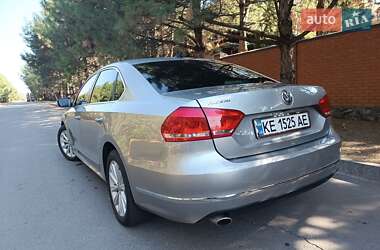 Седан Volkswagen Passat 2012 в Дніпрі