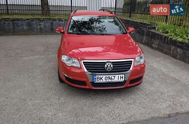 Універсал Volkswagen Passat 2006 в Острозі