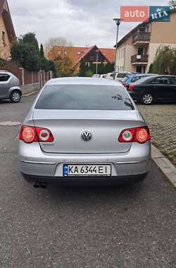 Седан Volkswagen Passat 2005 в Києві