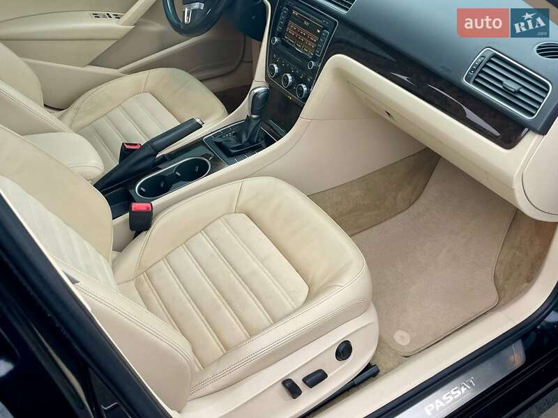 Седан Volkswagen Passat 2015 в Житомирі