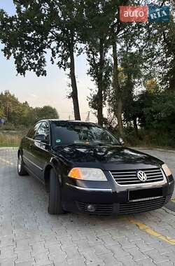 Седан Volkswagen Passat 2004 в Львове