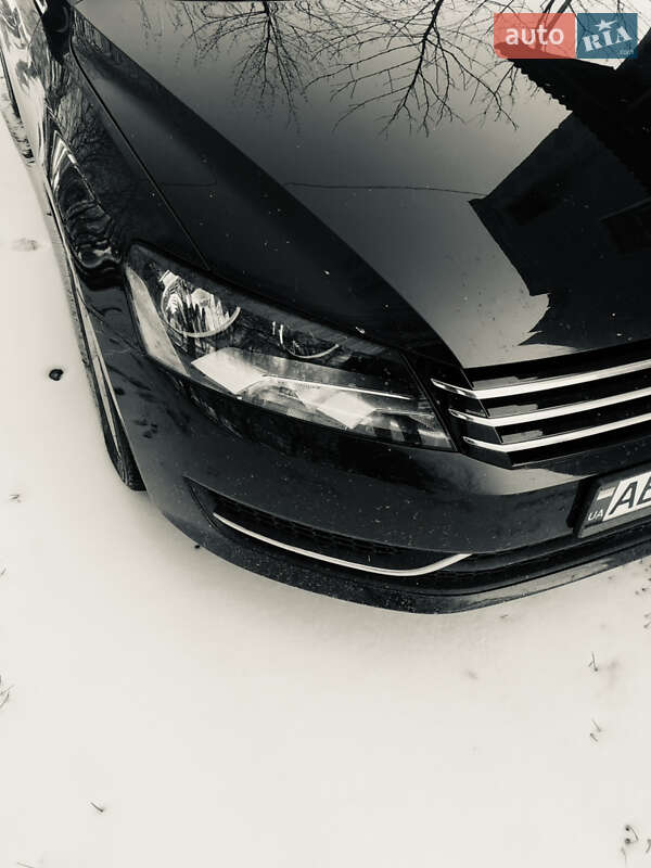 Седан Volkswagen Passat 2012 в Шаргороді