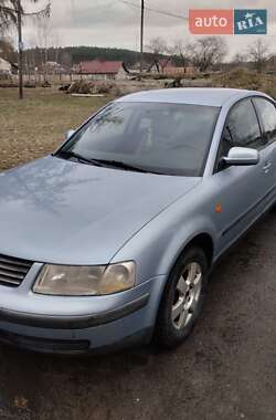 Седан Volkswagen Passat 1997 в Луцке