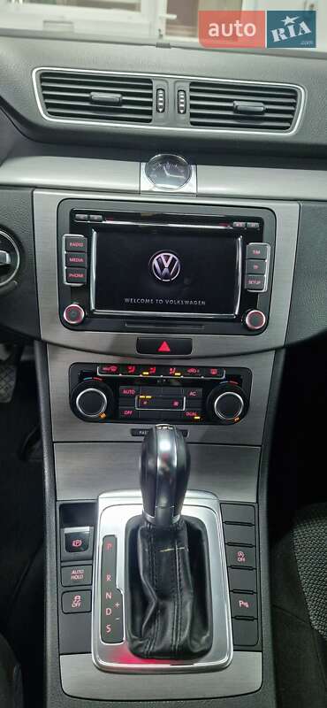 Универсал Volkswagen Passat 2011 в Львове