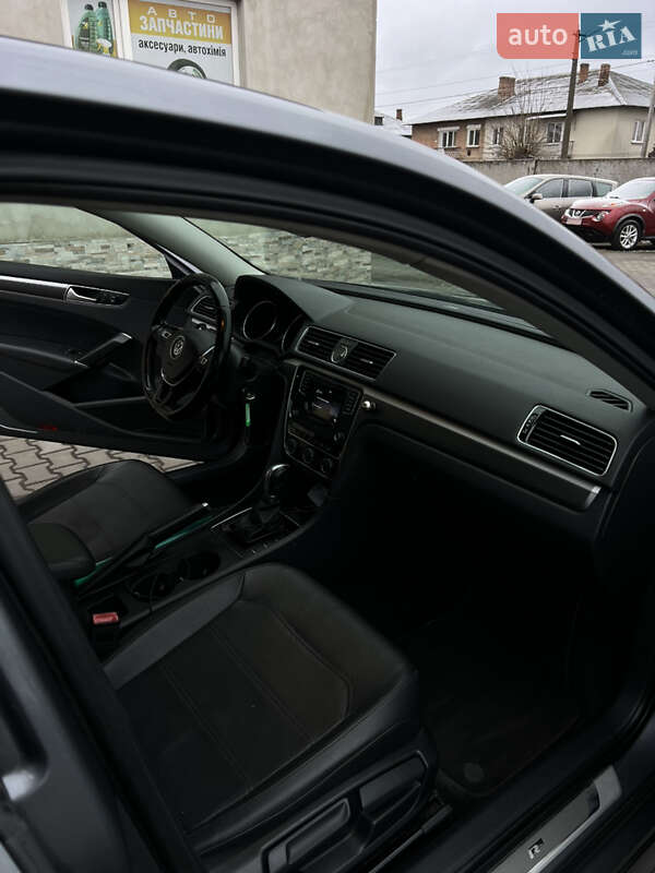 Седан Volkswagen Passat 2017 в Луцке