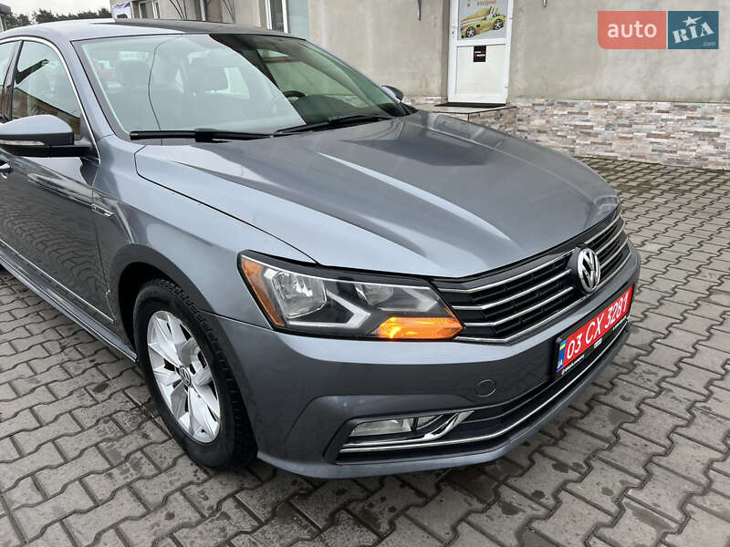 Седан Volkswagen Passat 2017 в Луцке