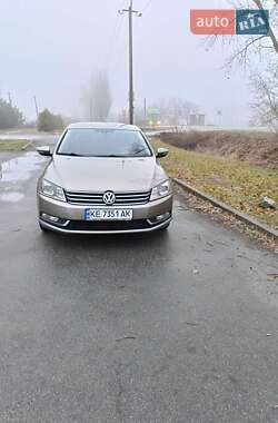 Седан Volkswagen Passat 2012 в Днепре