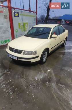 Седан Volkswagen Passat 2000 в Новомосковську