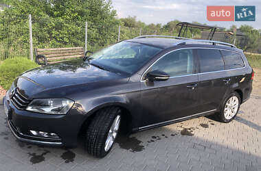 Універсал Volkswagen Passat 2011 в Старому Самборі