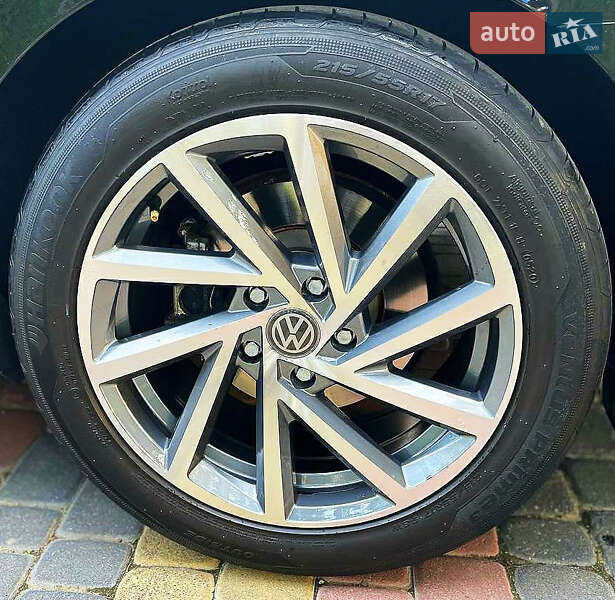 Седан Volkswagen Passat 2015 в Чернівцях