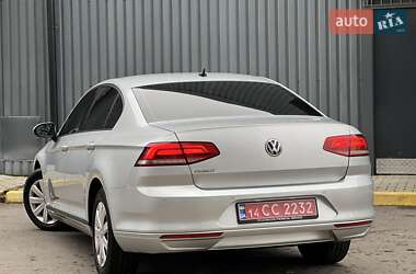 Седан Volkswagen Passat 2019 в Ужгороді