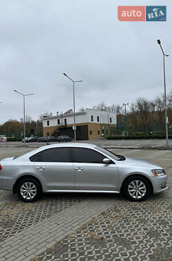 Седан Volkswagen Passat 2014 в Харькове