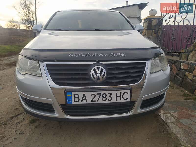 Седан Volkswagen Passat 2005 в Гайвороні