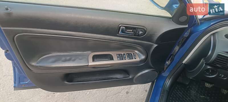 Универсал Volkswagen Passat 1998 в Теплике