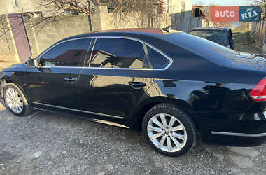 Седан Volkswagen Passat 2012 в Южному