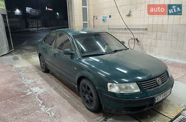 Седан Volkswagen Passat 1998 в Ровно