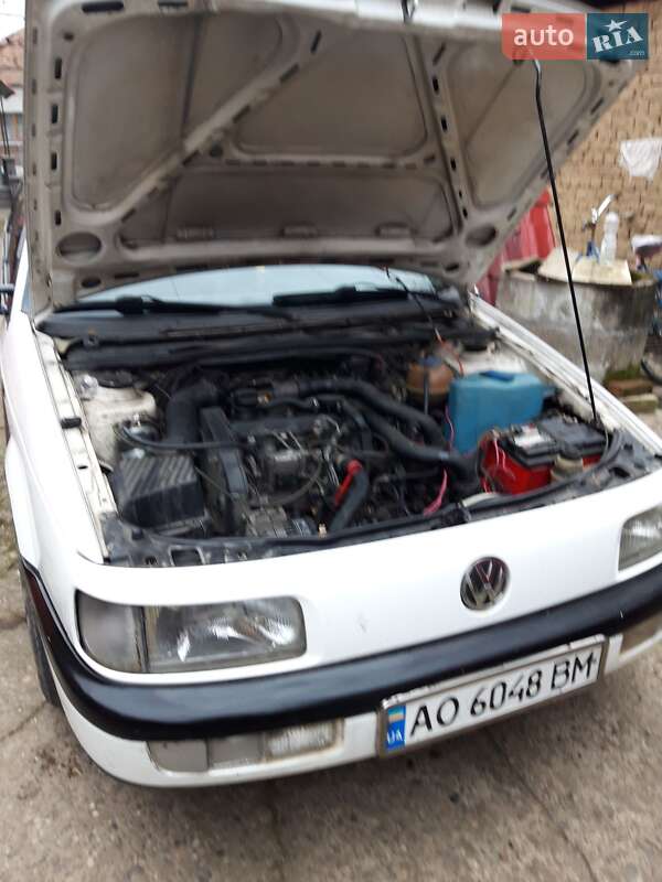 Универсал Volkswagen Passat 1992 в Виноградове
