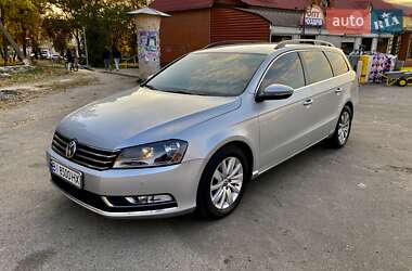 Універсал Volkswagen Passat 2011 в Кобеляках