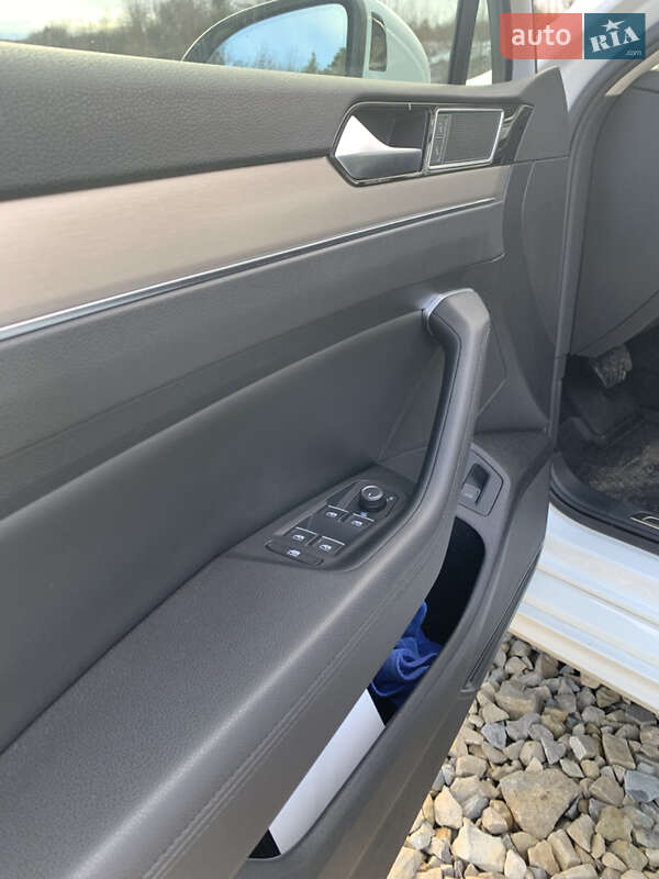 Універсал Volkswagen Passat 2018 в Івано-Франківську