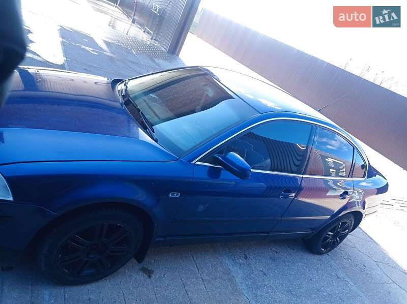 Седан Volkswagen Passat 2001 в Ходореві