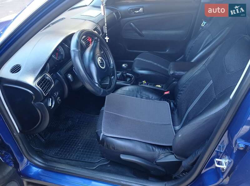 Седан Volkswagen Passat 2001 в Ходореві