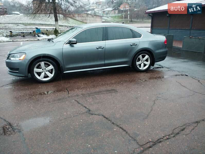 Седан Volkswagen Passat 2012 в Чернигове