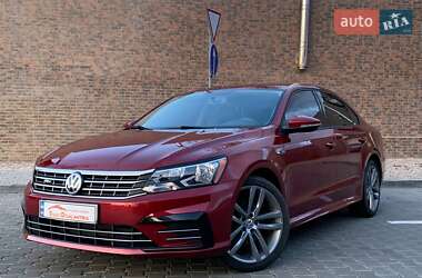 Седан Volkswagen Passat 2018 в Одесі