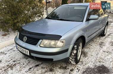 Седан Volkswagen Passat 1998 в Лебедине