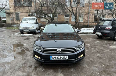 Універсал Volkswagen Passat 2015 в Житомирі