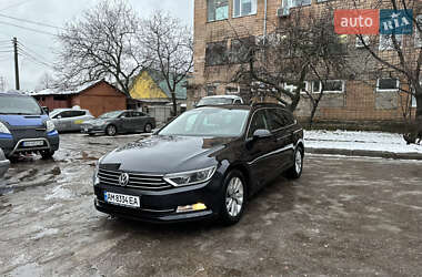 Універсал Volkswagen Passat 2015 в Житомирі