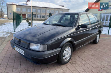 Седан Volkswagen Passat 1990 в Стрые